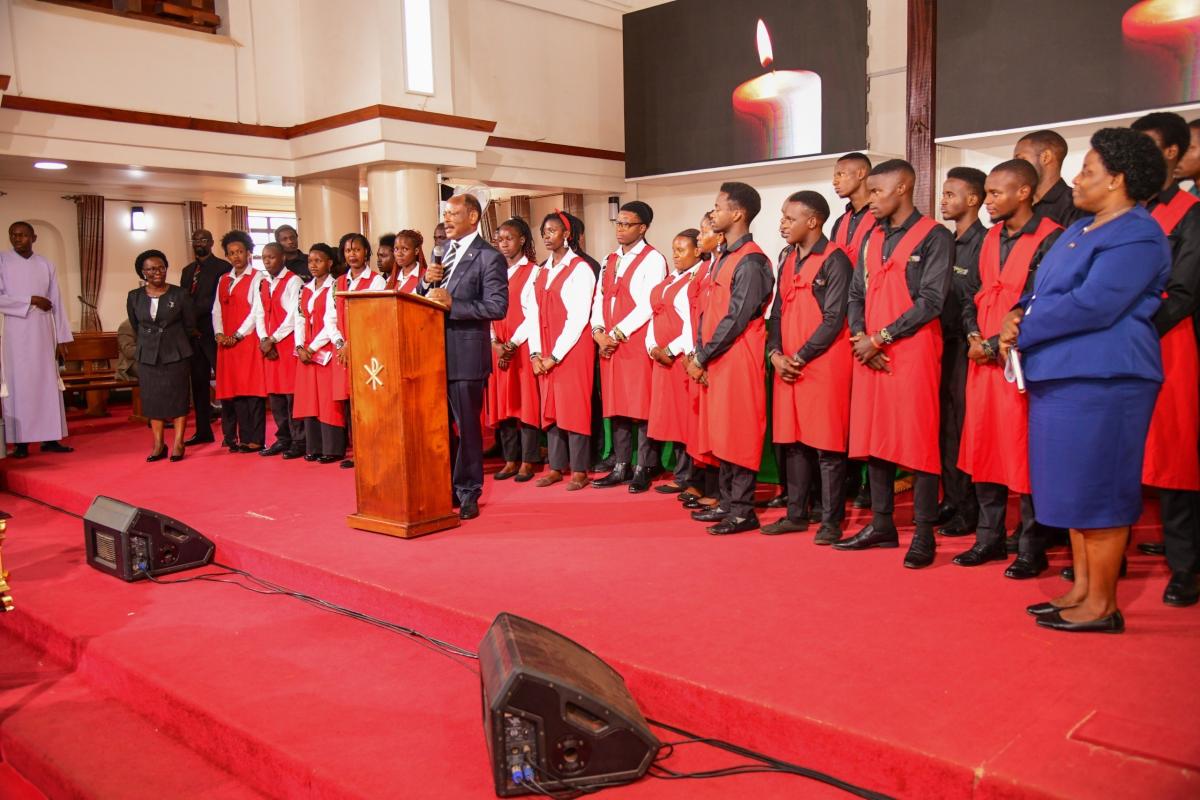 Prof. Nawangwe flanked by  Prof. Helen Nkabala and students of Performing Arts and Film addressing mourners