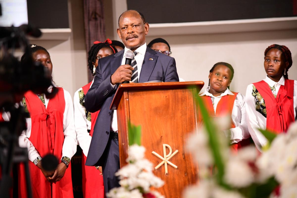 Prof. Nawangwe speaking during the funeral  service